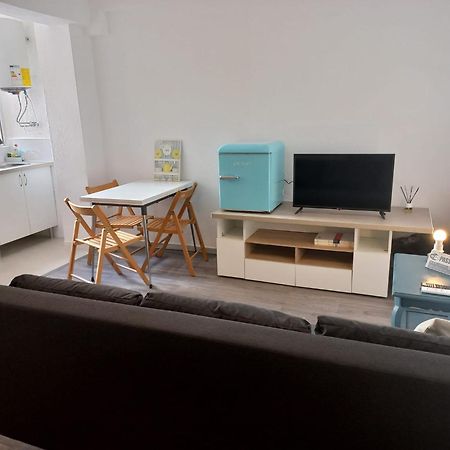 Apartamentos Centricos A 10 Min De La Playa Almeria Luaran gambar